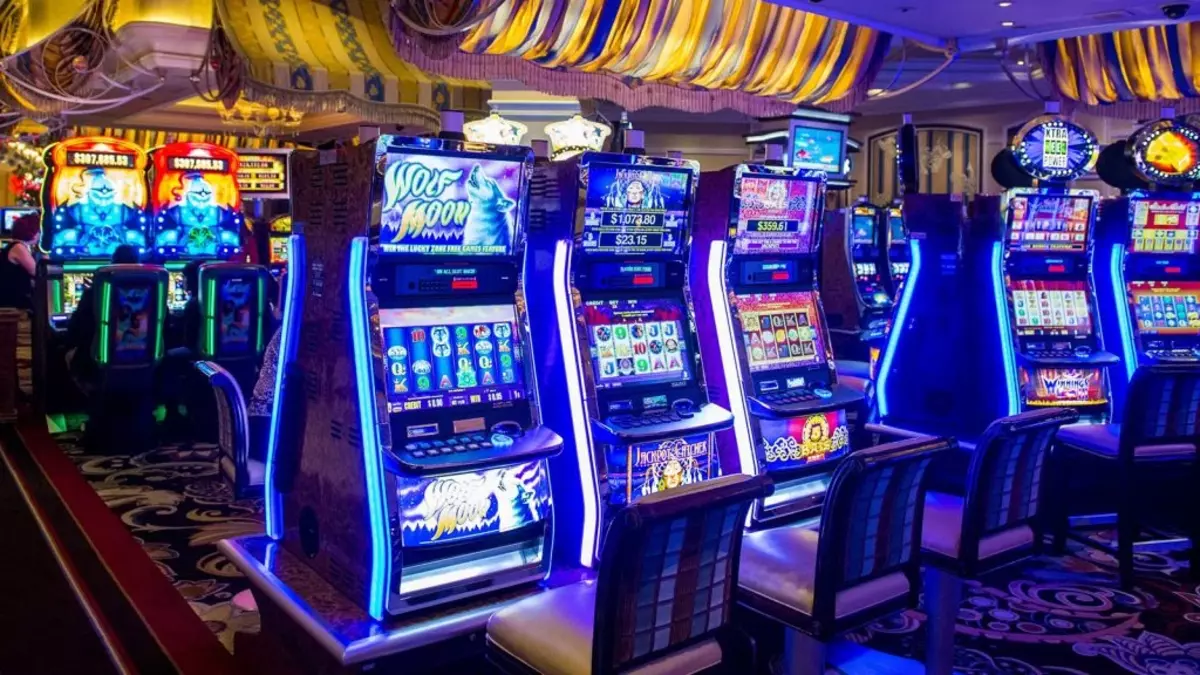 How to Trick A Life of Luxury Slot Machine for Best Odds
