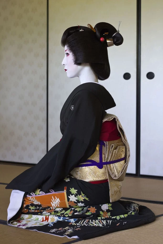 Geisha Style - Subdued and Elegant