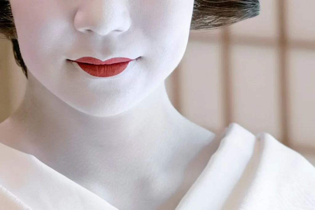 The Art of Traditional Geisha Makeup